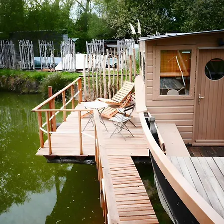 Toue Cabanee Au Bord D'un Etang * Brissac-Quince